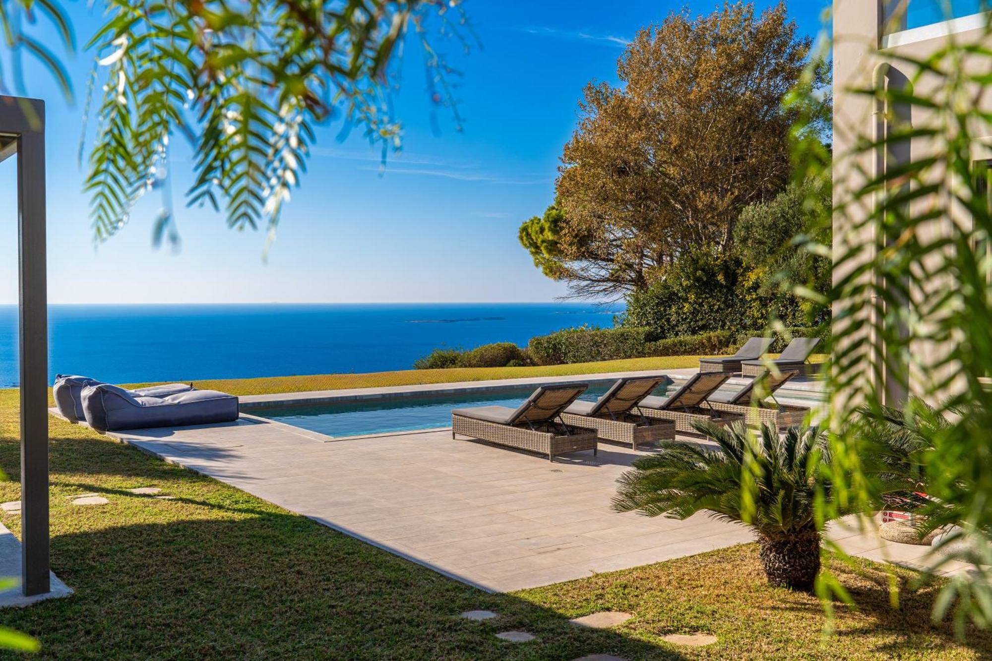Grande Azzurro In Lakithra Villa Dış mekan fotoğraf