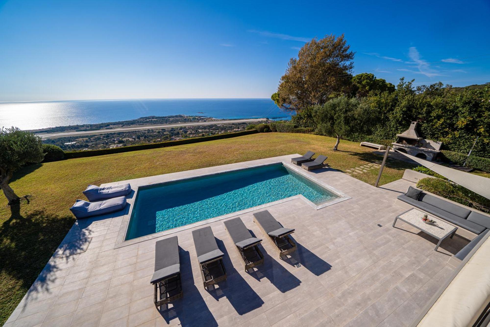 Grande Azzurro In Lakithra Villa Dış mekan fotoğraf