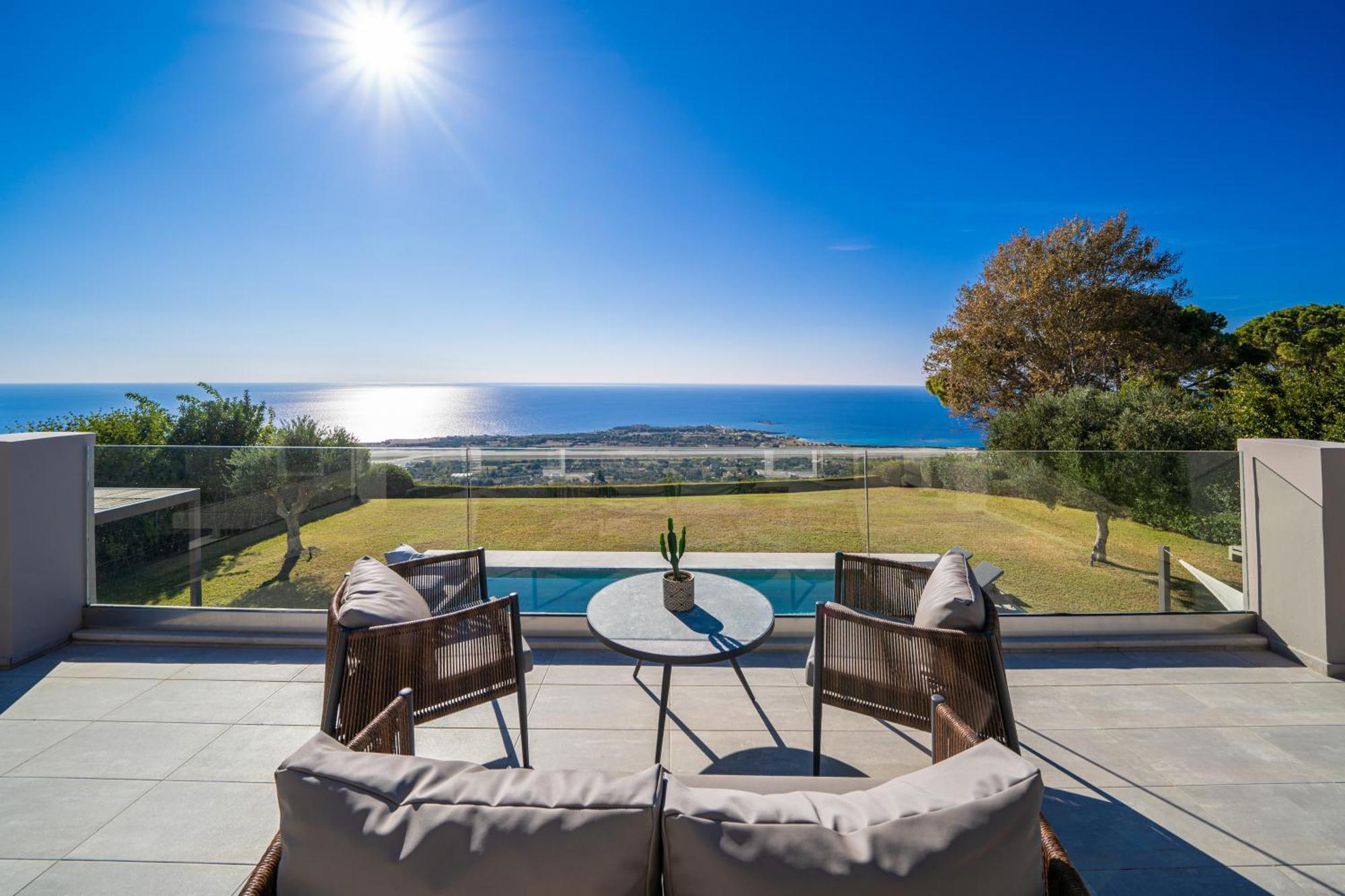 Grande Azzurro In Lakithra Villa Dış mekan fotoğraf